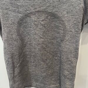 lululemon athletica Short Sleeve Tech Tee in Heather Gray